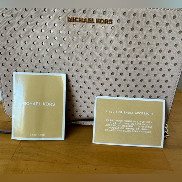 Michael Kors Perforated crossbody bag in pale neutral pink and gold. Like new. - Picture 3 of 8